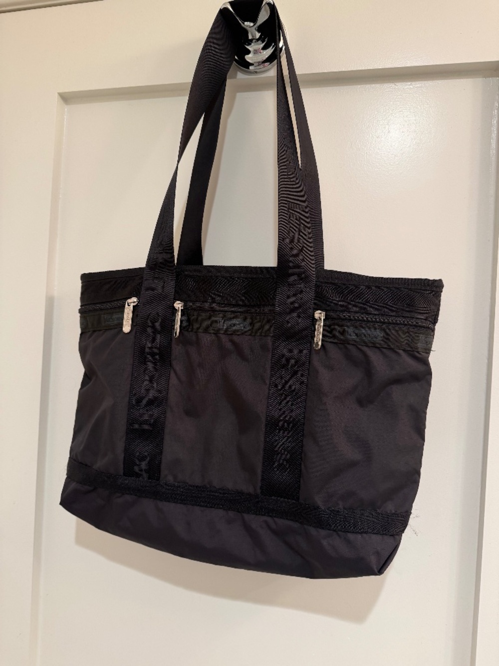 LeSportsac Black Shoulder Bag – Large - Like New
